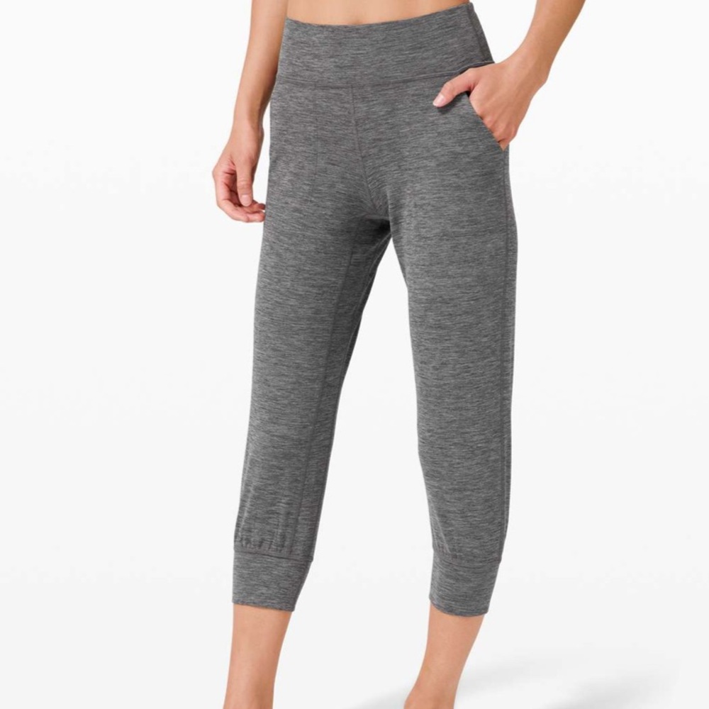 Lululemon Align Jogger Crop *23" in Heathered Black